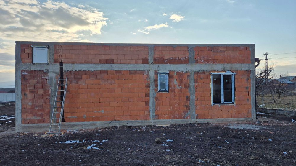 Casa Parter în Moara x ari teren