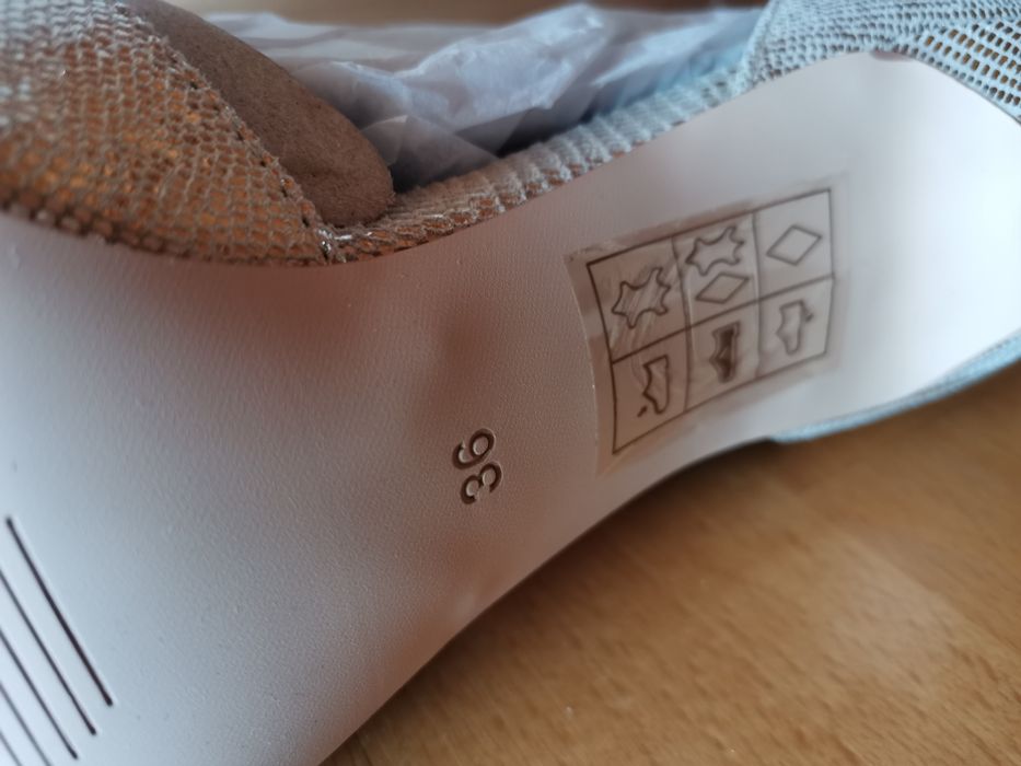 Pantofi damă noi piele naturala Guess 36