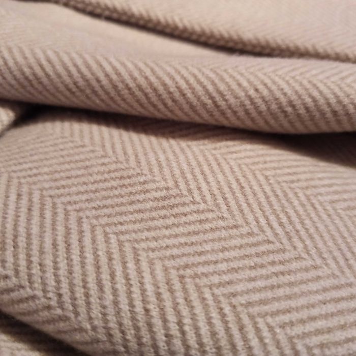 Бежевое стильное пальто