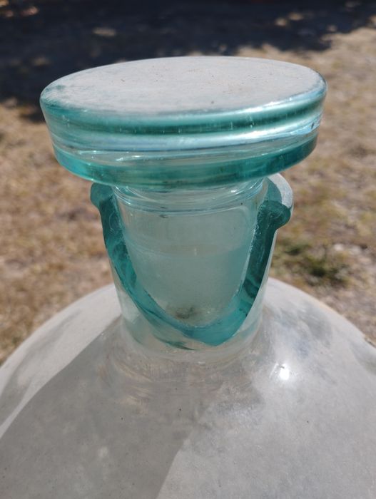 Ретро стъклена дамаджана