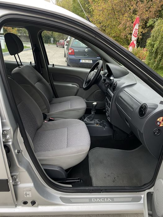 Dacia Logan Mcv Laureat 1.5 DCi 85 CP i rosu