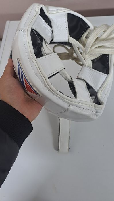 Шлем боксерский продам