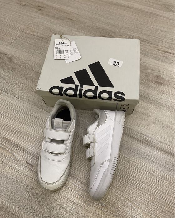 Adidas оригинал размер 35-36 кроссовки