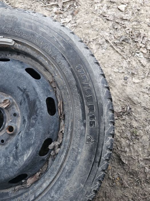 cauciucuri iarnă 175.65.15 cu genți de tabla