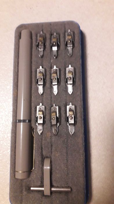 НЕМСКИ комплект за чертане Мarkant писалка