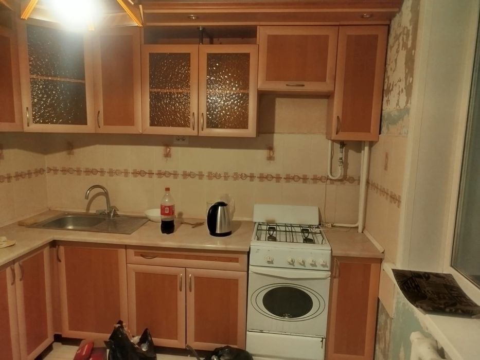 Продам кухонный гарнитур б/у