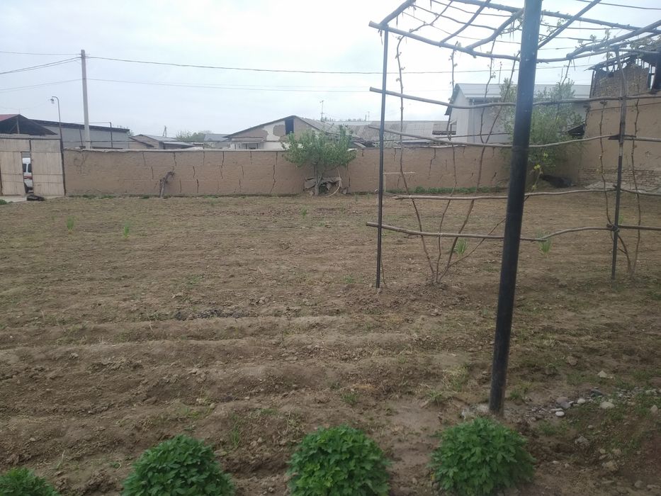 Yer sotiladi sotiladi