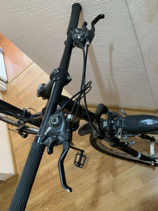 Велосипед GIANT.