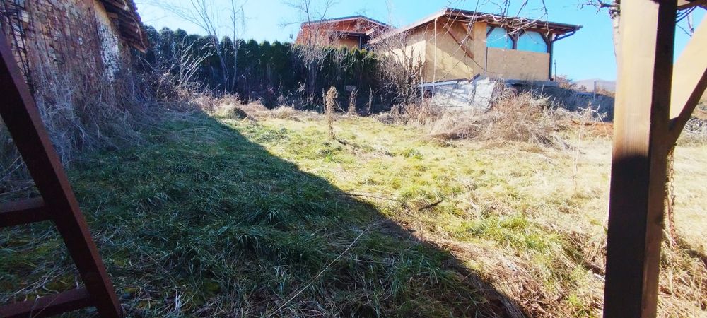 Продава се къща в село Лобош, област Перник