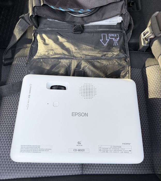 Проектор Epson CO-WX01 почти новый