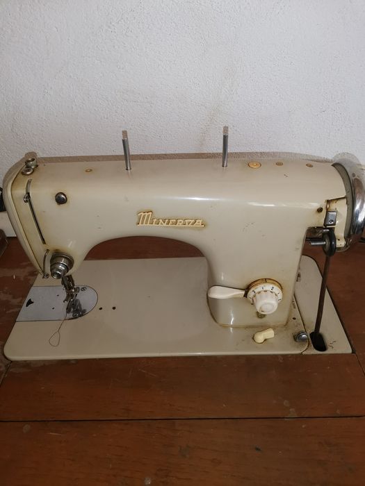 Крачна шевна машина