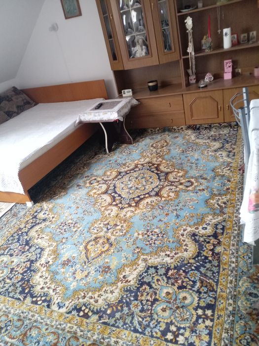 Primesc in chirie o femeie