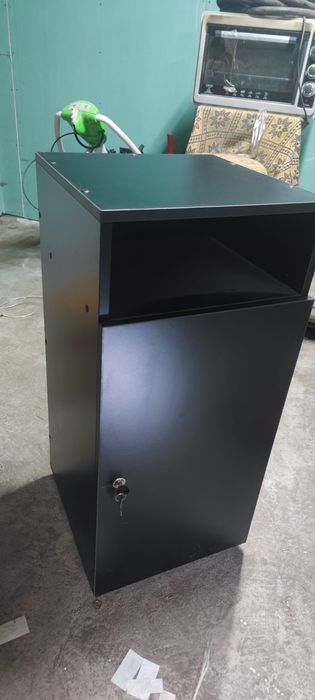 Тумбочка офисная.