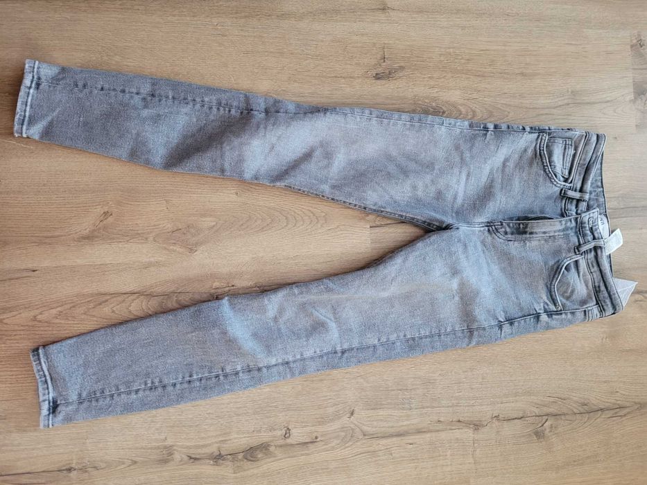 Rochii de ocazie superbe Nissa, blugi skinny, zara, pull&bear