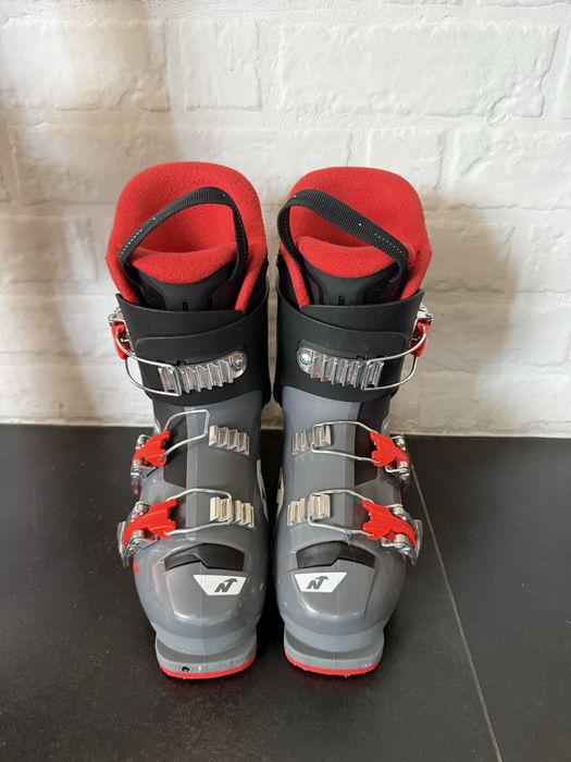 Детски ски ATOMIC J2 и детски ски обувки Nordica и щеки Leki