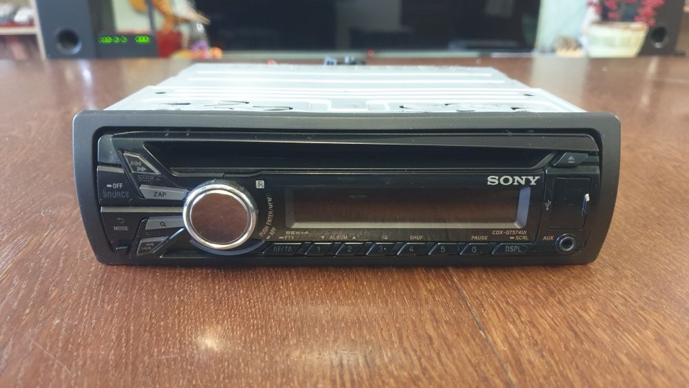 Авто радио плеър музика за кола Сони Sony CD MP-3 USB AUX