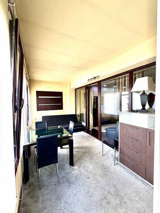 Inchiriez apartament cu 2 camere plus camera de lucru