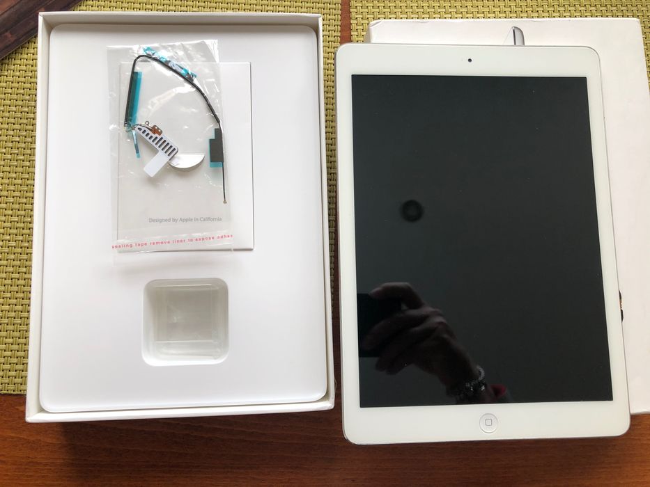 I Pad Air 1 16 GB за ремонт или части с кутия