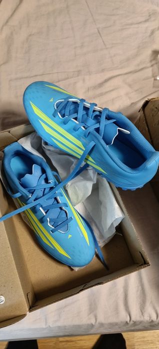 Vând ghete fotbal Adidas copii