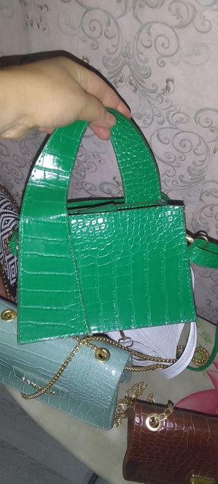 Продам женскую  сумку  по 5000