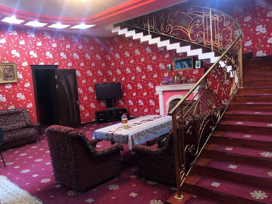 Сергели Янгихаетда 1 линияда участка. Бизнес учун хам яхши локация