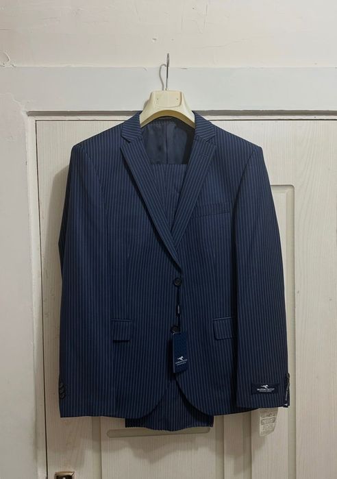 Костюм мужской 52 размер