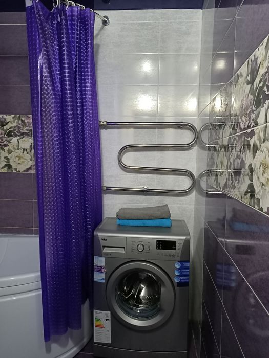 Люкс 1,5 Абая 5/ 2, Дворец спорта