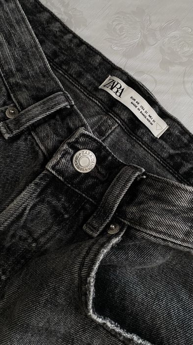Джинсы ZARA прямого кроя