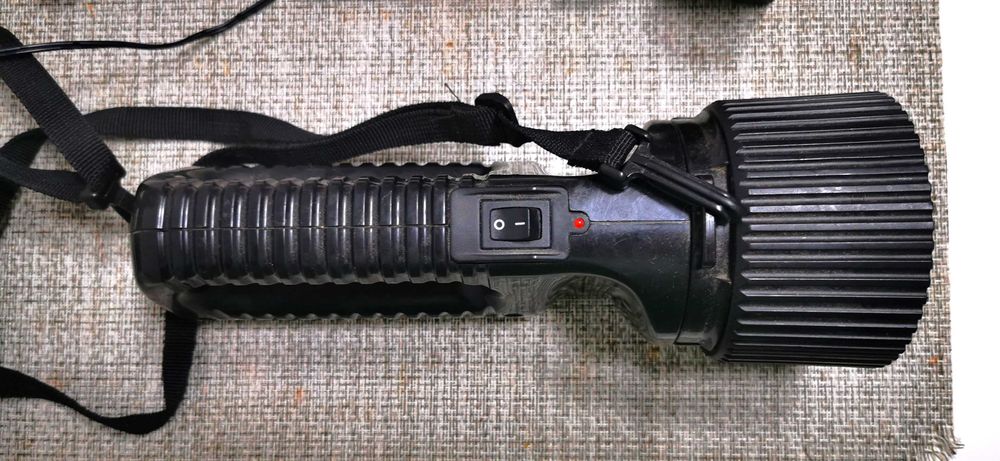 Lanterna 12v cu acumulator 4.8V 2000mAh reincarcabil la prize auto 12V