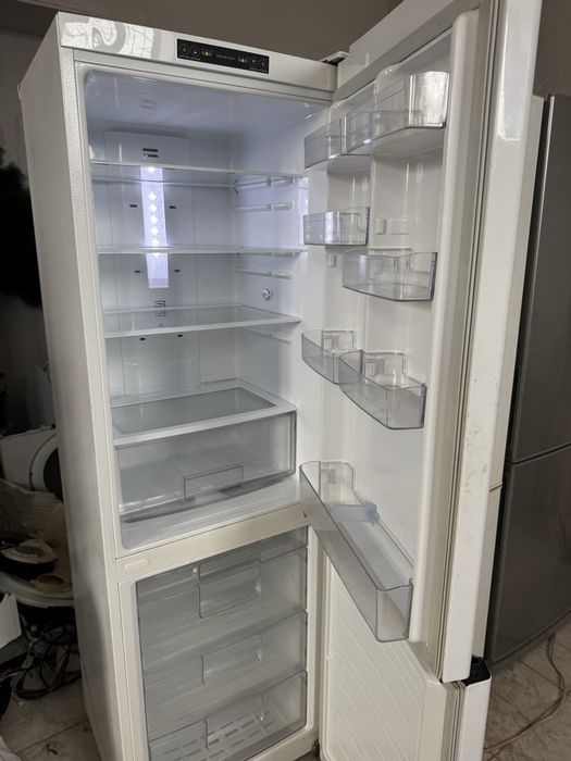 Продам холодильник LG