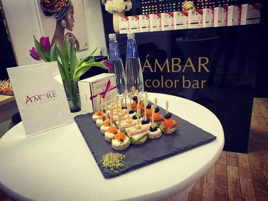 Кетъринг Аморе изготвя и доставя на място