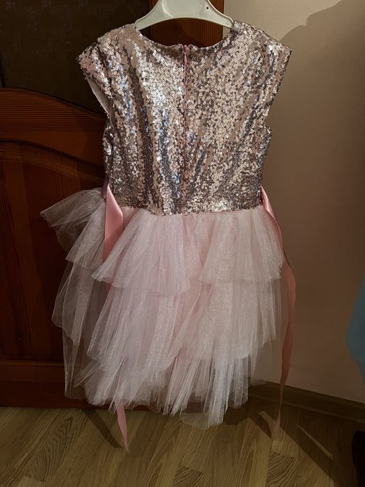 Нарядное платье