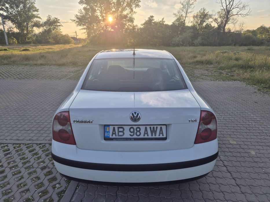 VOLKSWAGEN Passat 2003 — imagine 3