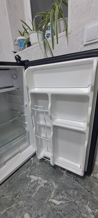 Loretto LRF‑G94BL sovutgichi (холодельник)