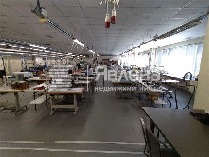 Продава се Промишлена сграда в Аксаково - 1000 кв.м за 400 €/кв.м - Снимка #10
