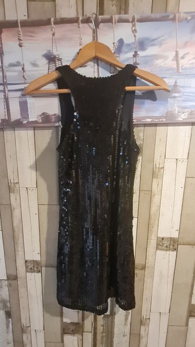 Рокля с пайети.    .