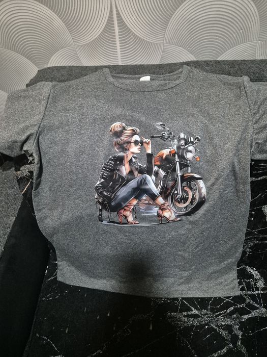 Продавам чисто нови тениски