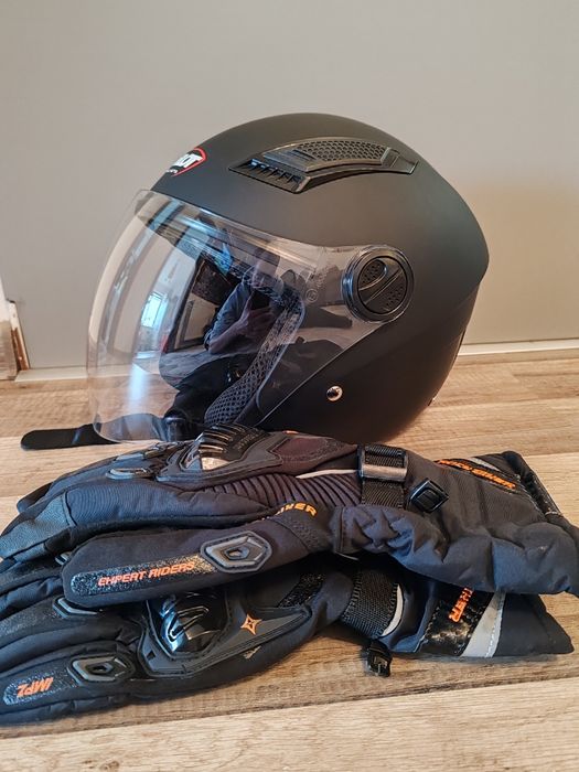 Vand casca motor si manusi