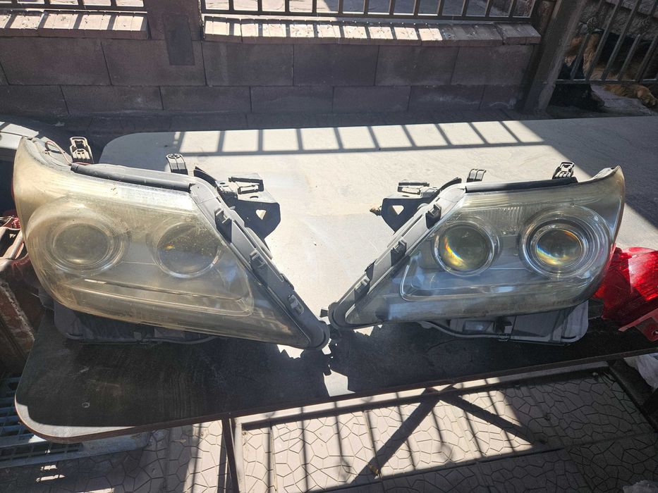 Фары на Lexus LX570