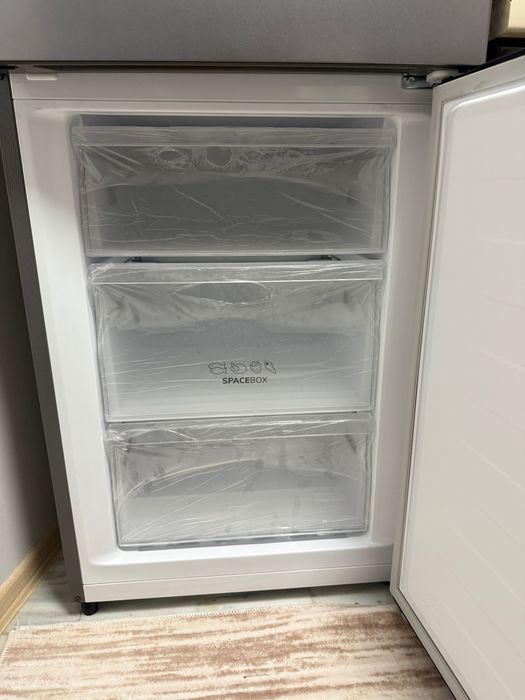 Нов Хладилник с долен фризер GORENJE