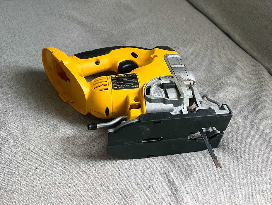 Fierastrau pendular DeWalt DC330 18V fara accesorii stare buna