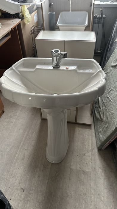 Раковина для ванной б/у