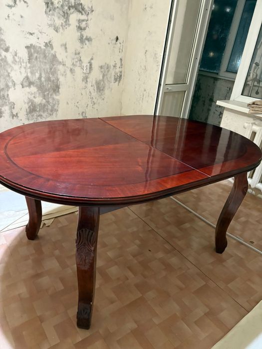 Стол большой гостинный