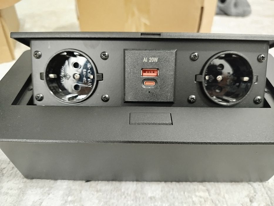 Розетка длЯ компьютерного стола