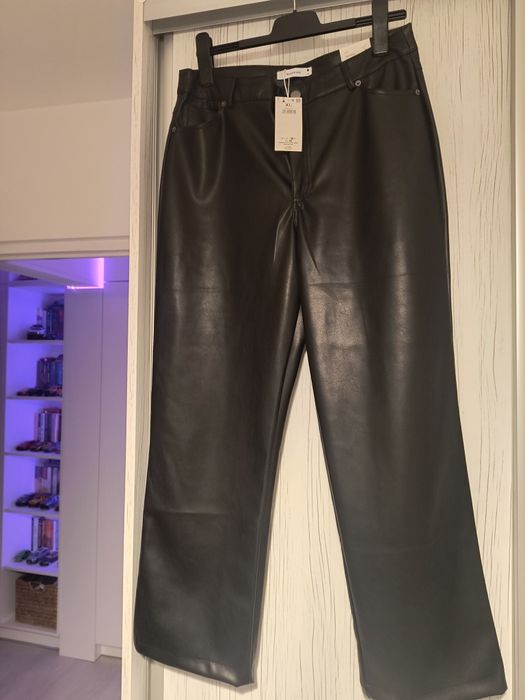 Pantaloni piele ecologica