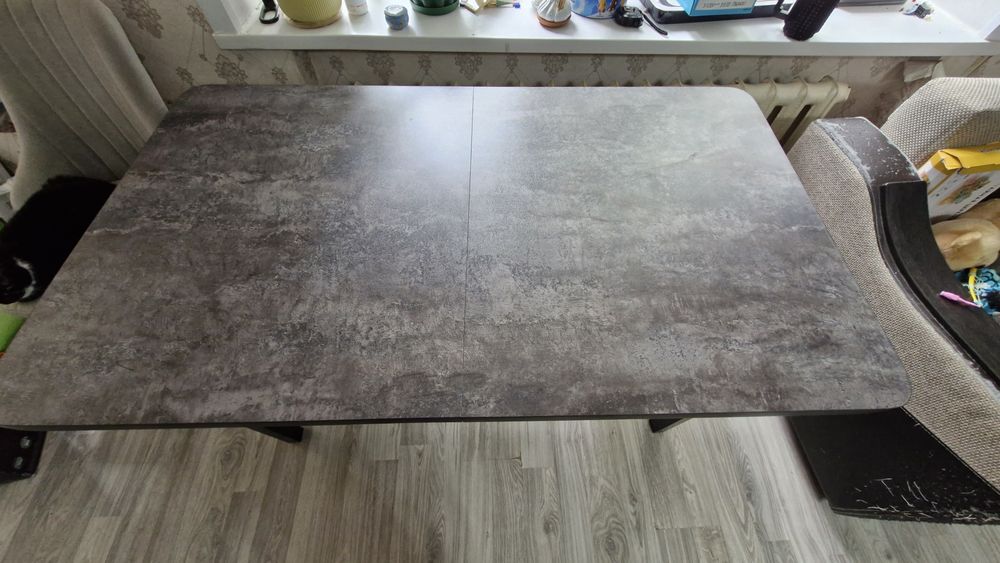 Продам кухонный стол