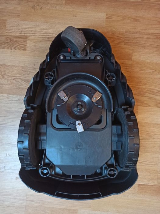 Robot tuns gazonul Gardena Sileno City 500 mp.