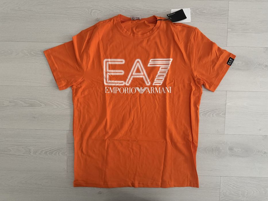 Продам футболки EA7