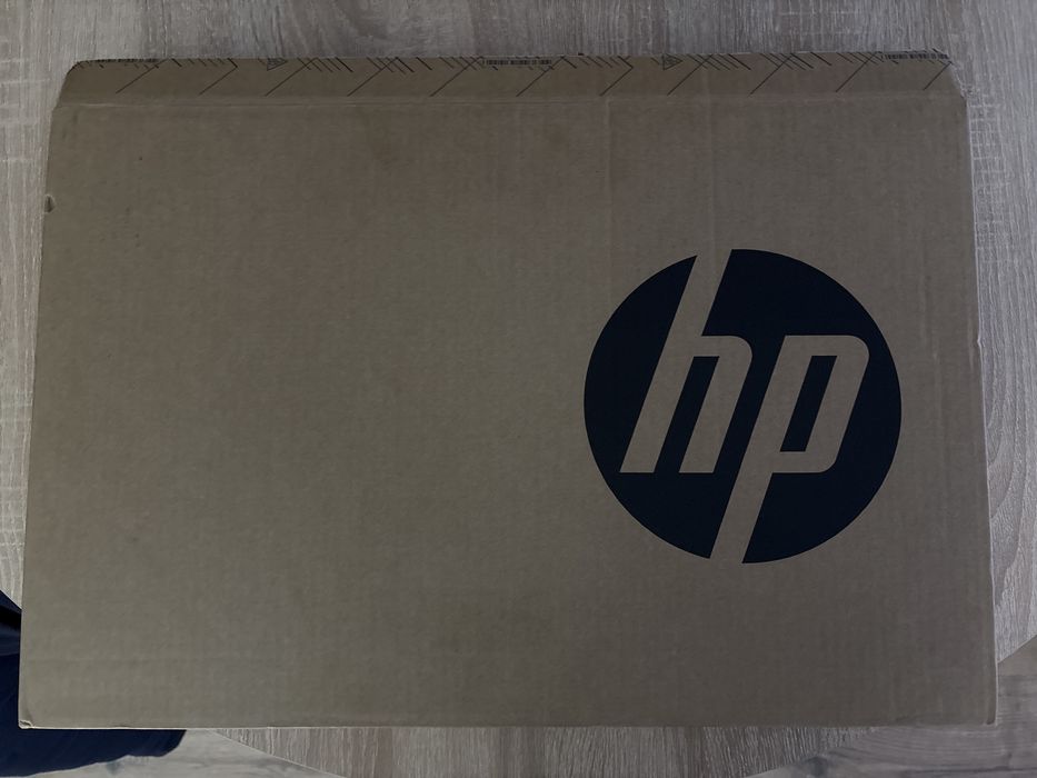 Laptop HP 470 G10 NOU IN CUTIE