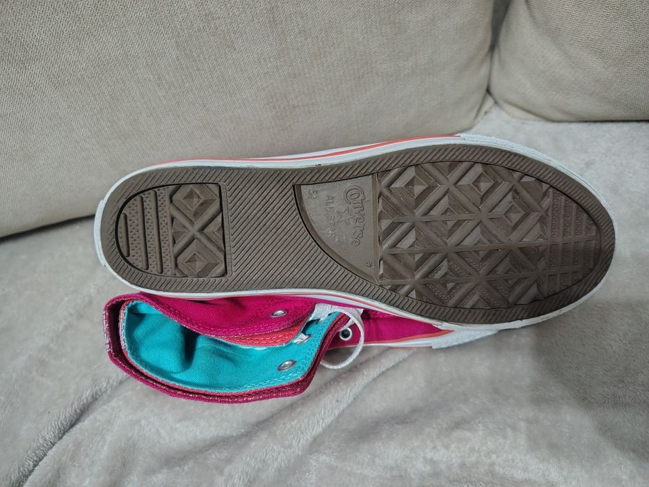 Vând Converse dame
